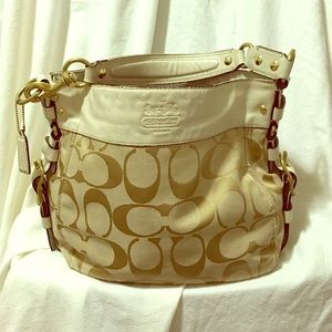 BEAUTIFUL AUTHENTIC COACH HANDBAG