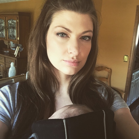 Meet the Posher: I'm Laura! - Picture 3 of 6
