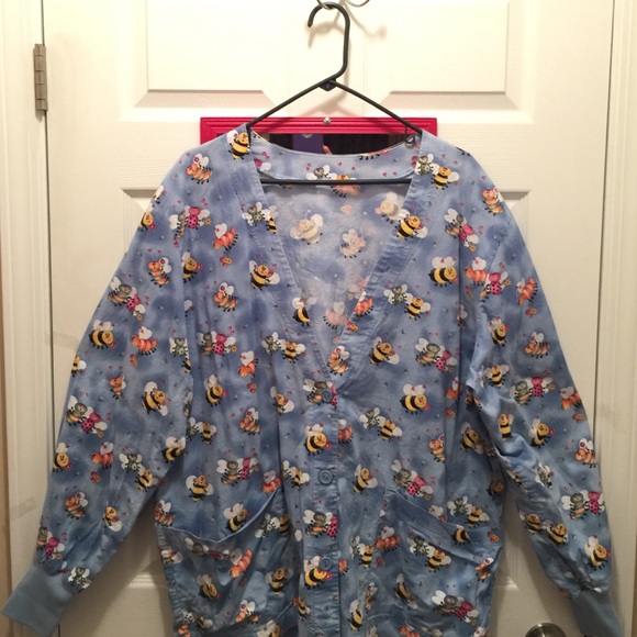 🐝💙 ~ Pretty long sleeve Scrub Jacket! ~ 💙🐝