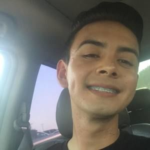 Meet your Posher, Moises