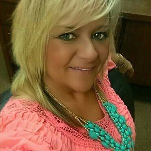 Meet your Posher, Lori mills