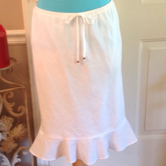 Fun & Flirty Express Skirt - Picture 2 of 4