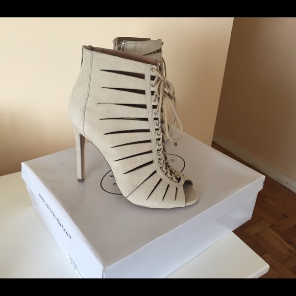 Steve Madden booties in blush suede