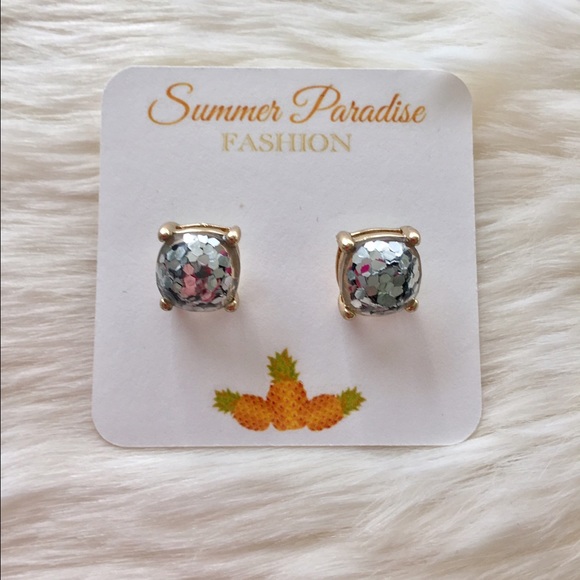 NWT GOLD 10mm Glitter Stud Earrings - Picture 3 of 4