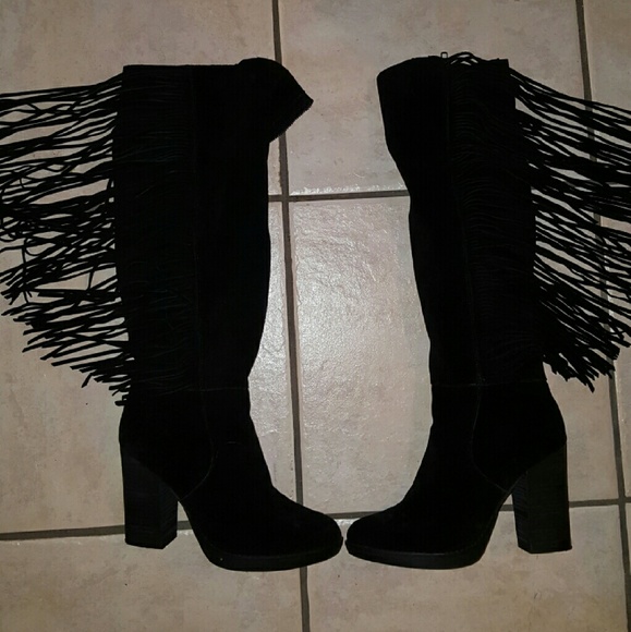 Super cute knee high boots perfect for fall - Picture 3 of 3