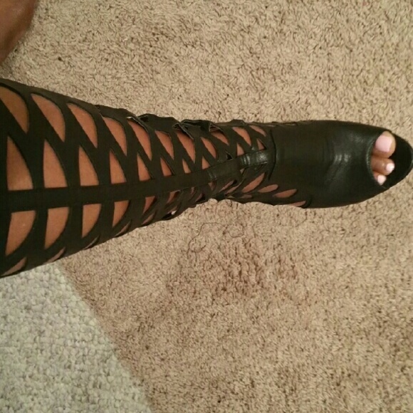 Boots - Picture 3 of 3