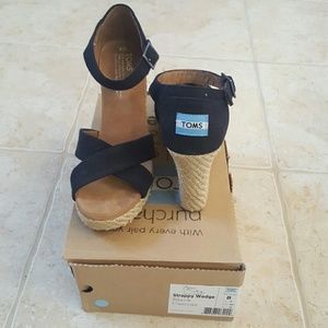 Strappy black canvas wedges