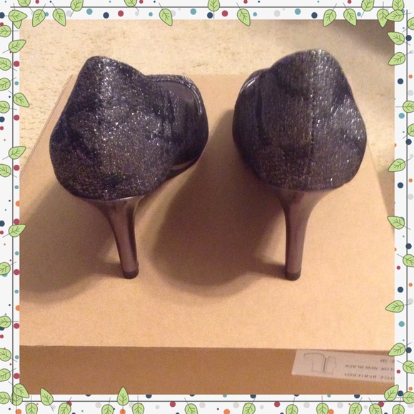 👠👠Black/Gray Heels👠NWOT👠 - Picture 3 of 4