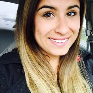 Meet your Posher, Emerald