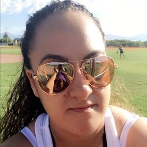 Meet your Posher, Anita