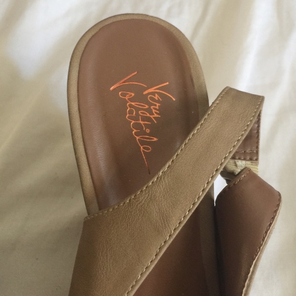 Wooden wedge - Picture 2 of 4