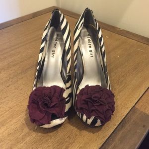 Madden girl zebra heel with flower sz 8