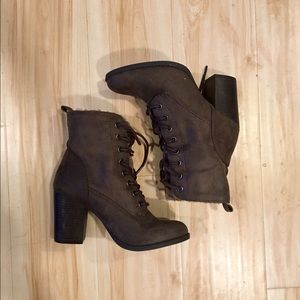 Lace Up Sherpa Lined Heeled Boot