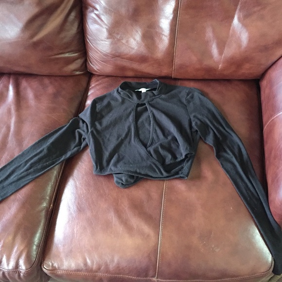Black Long Sleeve Crop Top