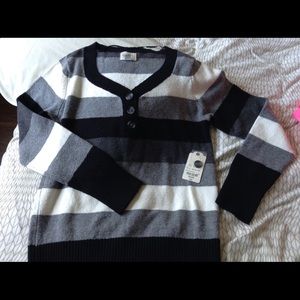 St.Johns Bay Sweater. NWT. Medium