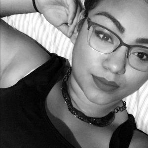 Meet your Posher, Perla