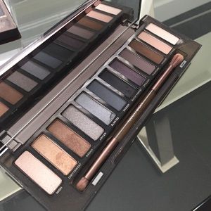 Urban Decay Smoky Palette