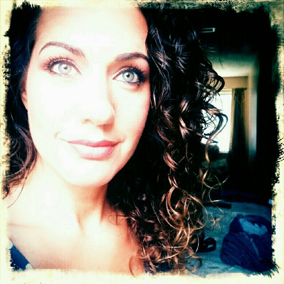 Meet your Posher, Rebecca - Picture 2 of 2