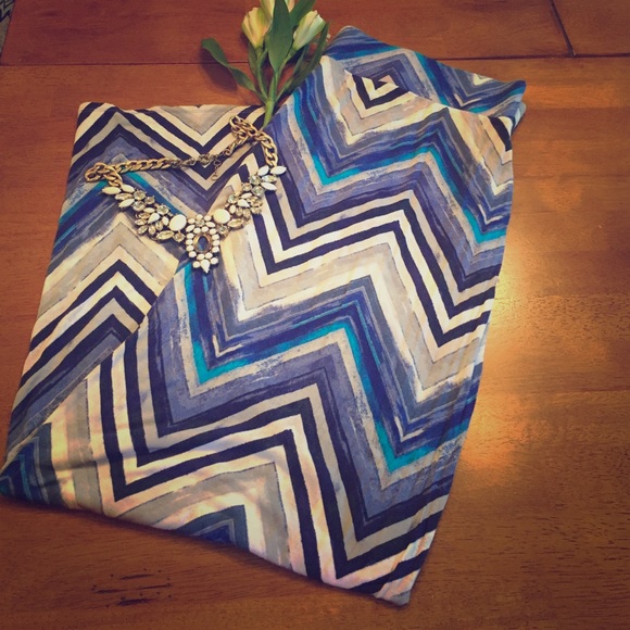 ❗️SALE❗️🎀🆕 Blue, White & Gray Chevron Maxi Skirt