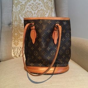 ✨ON HOLD✨ LOUIS VUITTON Petit Bucket Bag