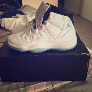 AUTHENTIC LEGEND BLUE JORDANS