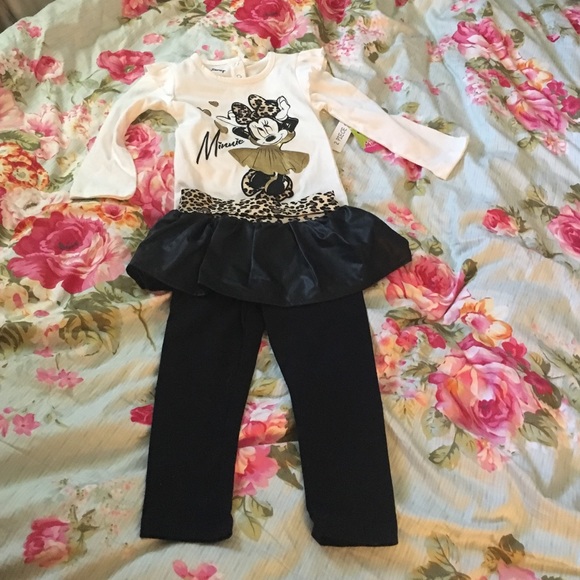 Minnie Mouse Outfit - Disney