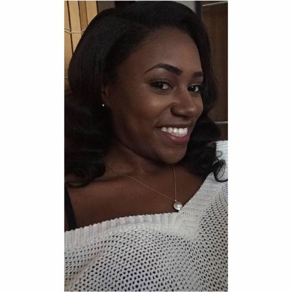 Meet your Posher, Lizzia