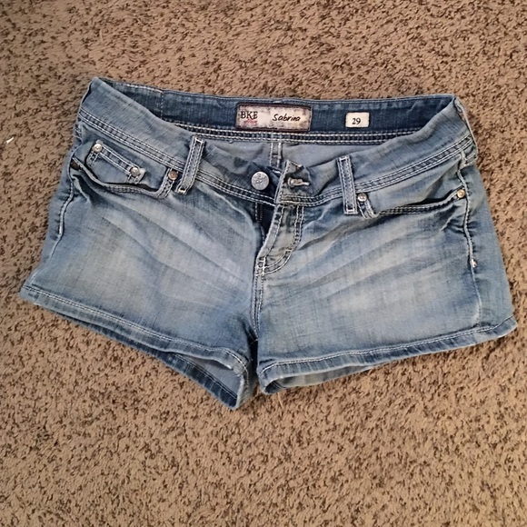 BKE Sabrina jean shorts size 29