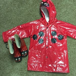 Ladybug rain coat size 4t rain boots 9/10