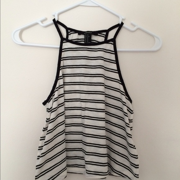 🌻F21 Black n White Striped Halter Top🌻