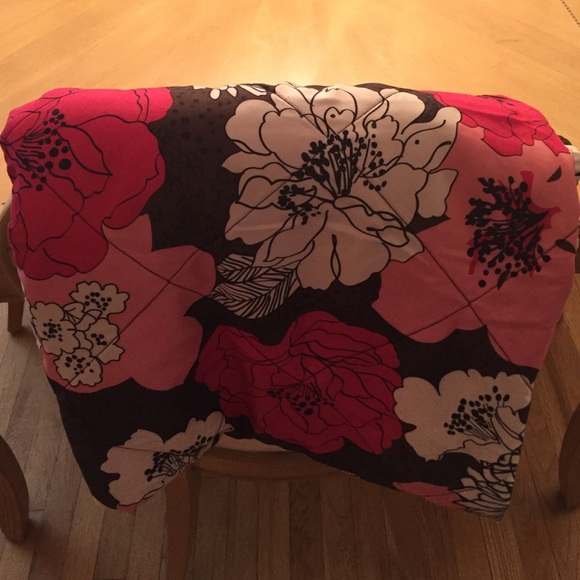 Mocha Rouge Vera Bradley blanket