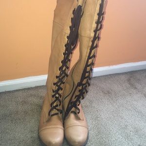 Zigi Girl tan lace up boots