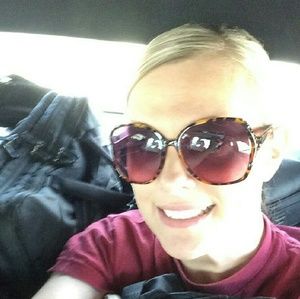 Meet your Posher, Staci