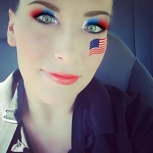 Meet your Posher, Kara