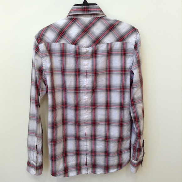 HOST PICK 🎉12/18 American Eagle Outfitters Shirt - Picture 2 of 2