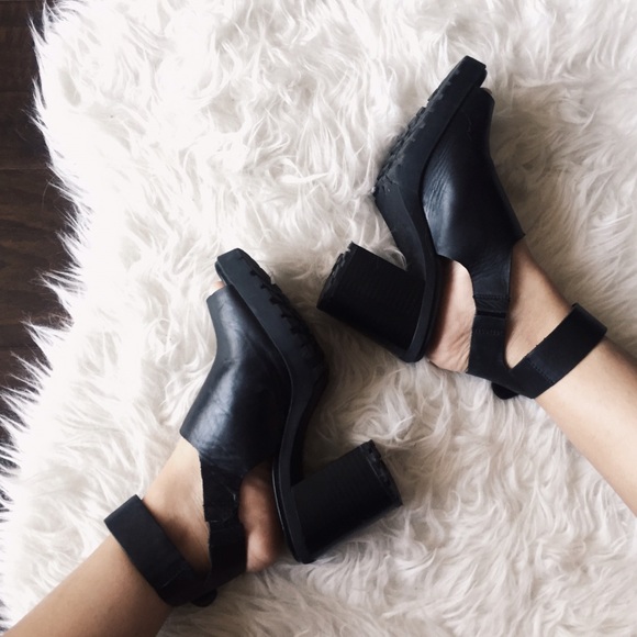 Zara Sandals W/ Thick Heel - Picture 2 of 4