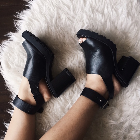 Zara Sandals W/ Thick Heel - Picture 3 of 4