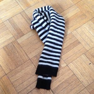 GAP striped scarf