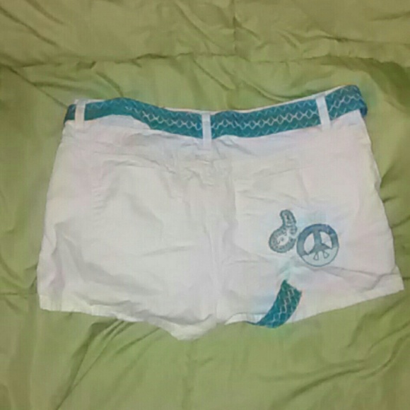 Shorts - Picture 3 of 3
