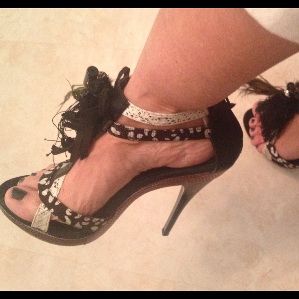 Peacock Feather detail black stiletto shoe