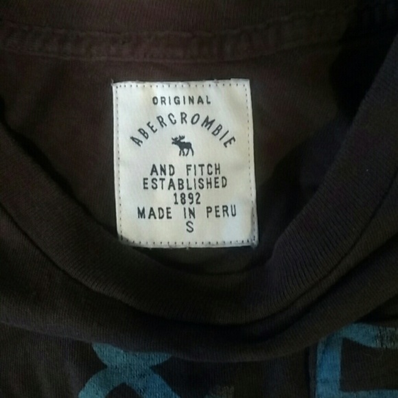 NWOT Abercrombie and Fitch t-shirt - Picture 3 of 3