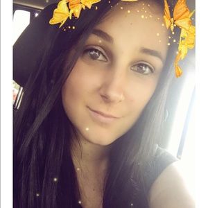 Meet your Posher, Alyssa