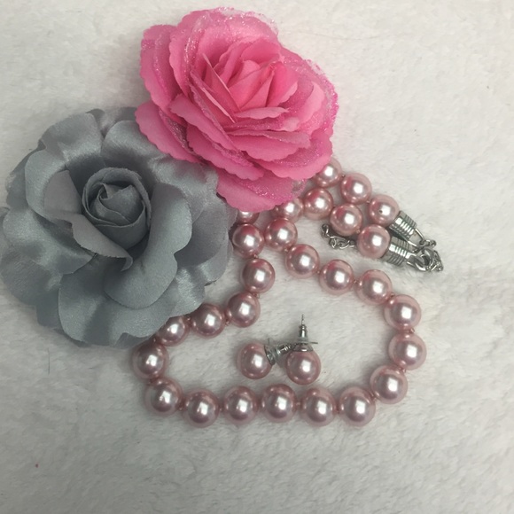 💖💖Clearance 💖💖 Pink pearl necklace & earrings
