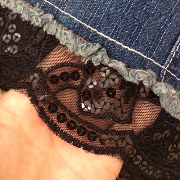🍍YMI Jean Skirt with Black Lace Hem Size 1 - Picture 3 of 4