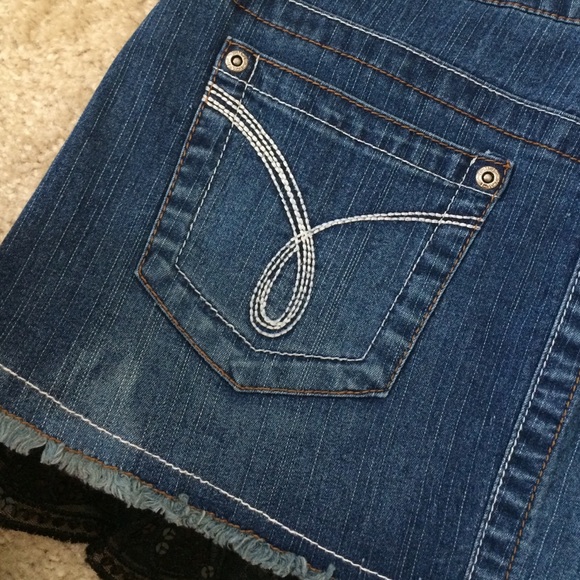 🍍YMI Jean Skirt with Black Lace Hem Size 1 - Picture 4 of 4