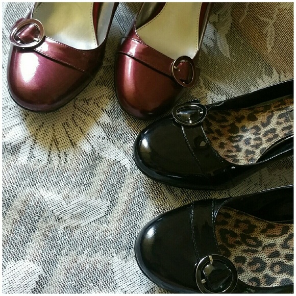 *BUNDLE *2 PAIRS OF BANDOLINO HEELS - Picture 2 of 4