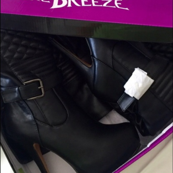 I sale Coz it to small for me - Picture 1 of 2