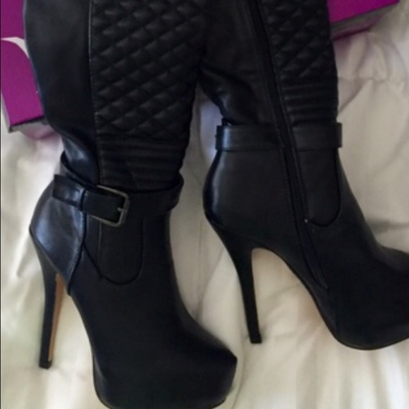 I sale Coz it to small for me - Picture 2 of 2