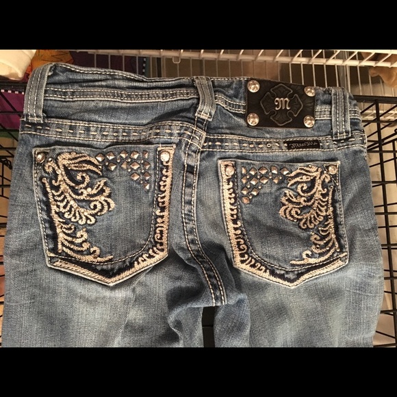Size 26 miss me jeans.