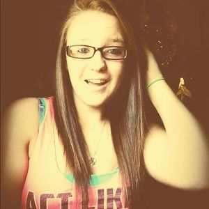 Meet your Posher, Victoria